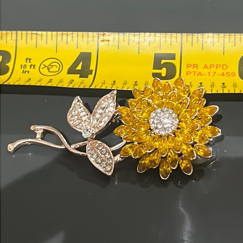 Flower brooch